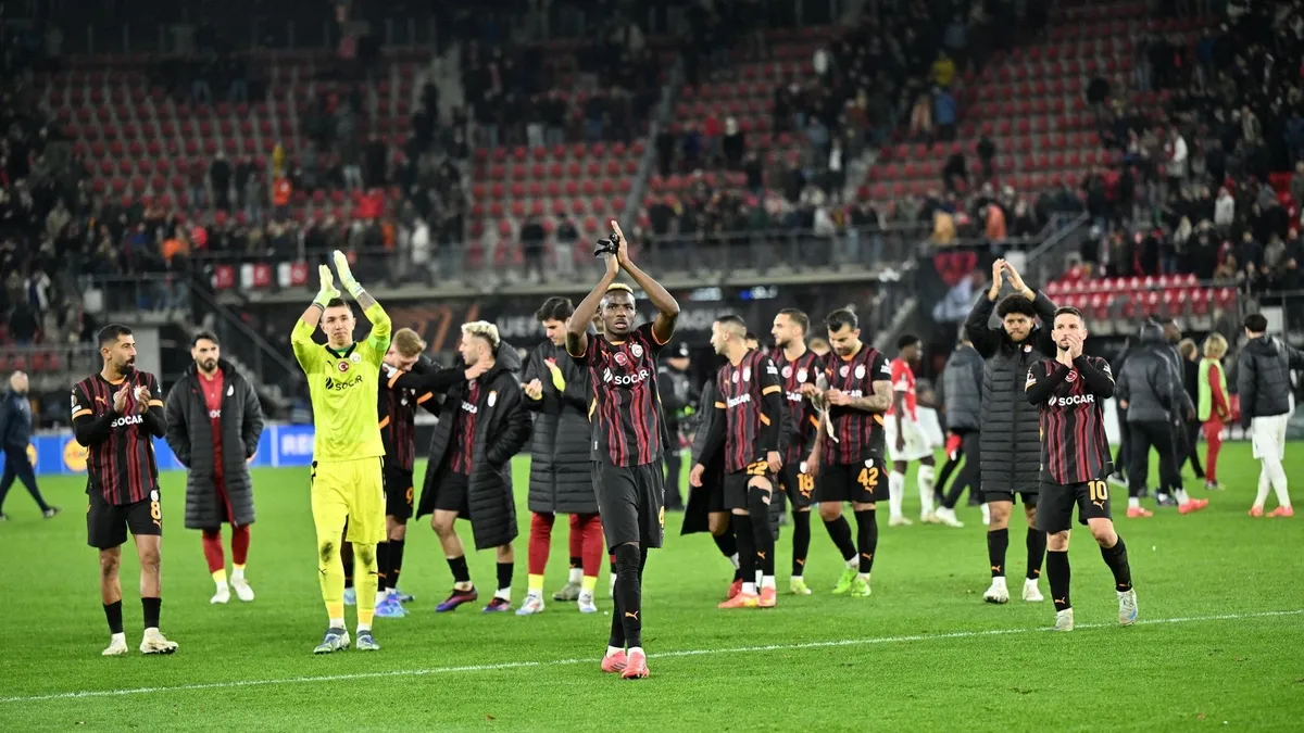 AZ Alkmaar - Galatasaray maçı sonrası çarpıcı yorum: Okan Buruk harakiri yaptı