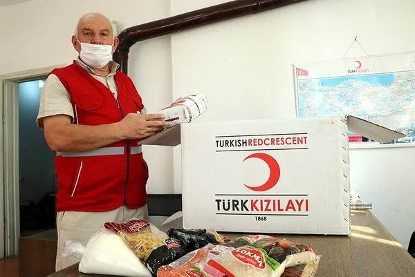 Kızılay'ın çocukken yaptığı yardımdan duyduğu minnet borcunu ödemek için 45 yıldır gönüllü olarak çalışıyor - 1