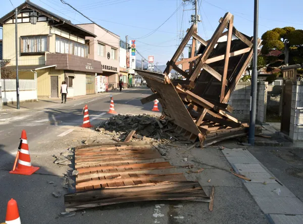 japonyadaki-73luk-deprem-sonrasi-100den-fazla-yarali-1613276848710.jpg Japonya'daki 7,3'lük deprem sonrası 100'den fazla yaralı - 9