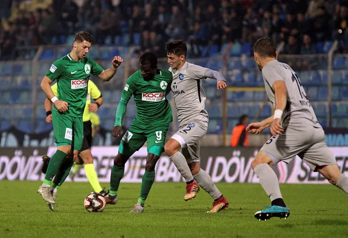 besiktas-fenerbahcenin-istedigi-tayyip-talha-sanucu-kadrosuna-katti-1662651068760.jpg Beşiktaş Fenerbahçe'nin istediği Tayyip Talha Sanuç'u kadrosuna kattı