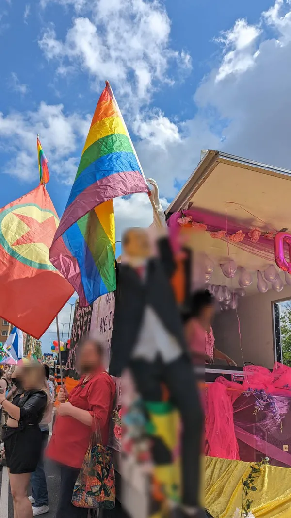 1691250543265.jpg İsveç hadsizlikte tam gaz! Terör sevicileri sahnede! Başkan Erdoğan yeniden hedef alındı | Türkiye'den peş peşe tepkiler... - 2