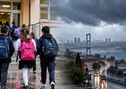 İstanbul'da 19 Ekim Pazartesi okullar tatil mi? Valilikten eğitim açıklaması
