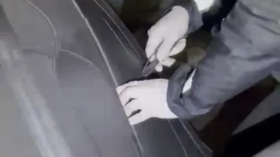 Koltuğu kesip biçtiler! Çıkanlar şoke etti