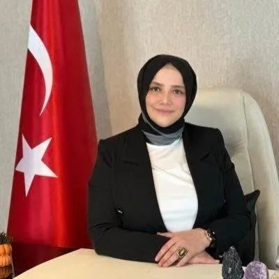 CHP’deki danışman skandalında yeni perde! Kendisine ’kansız’ diyen Perinaz Mahpeyker Yaman’ı oy almak için atamış...