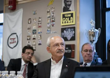 ABD'deki Türk gazetecilerden Kılıçdaroğlu'na tepki! Yanına kimseyi yaklaştırmamış