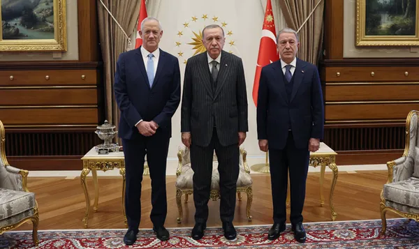 son-dakika-baskan-recep-tayyip-erdogan-turkiyeye-gelen-israil-savunma-bakani-gantzi-kabul-etti-1666878357466.jpg