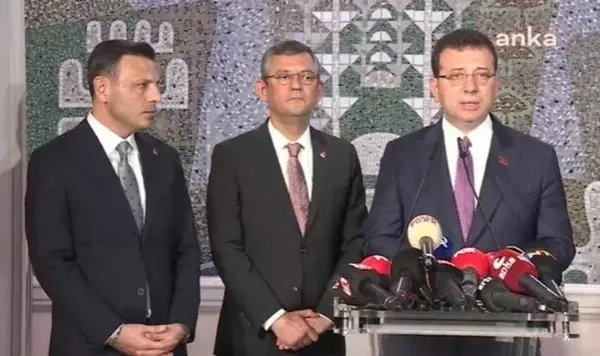 1703189340377.jpeg Abdulkadir Selvi A Haber'de Özgür Özel'i topa tuttu: Bakan Güler'i tehdit etmek senin haddin mi? İmamoğlu'nun yanında el pençe duran adamsın - 7