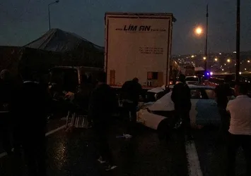 Son dakika: TEM'de zincirleme kaza! İstanbul istikameti trafiğe kapandı