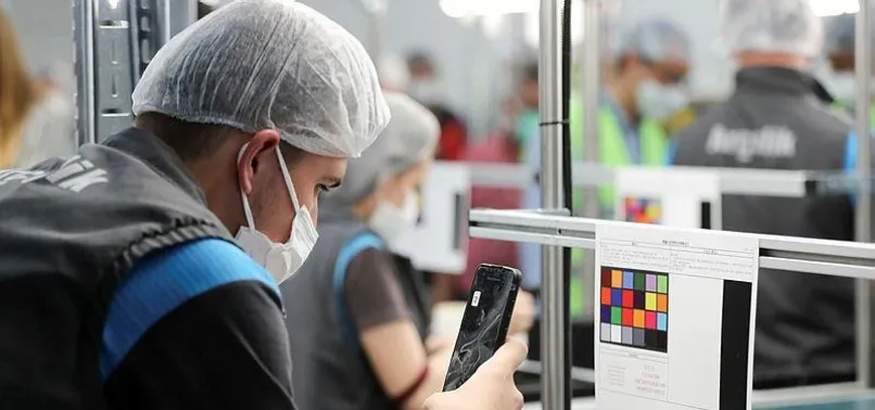 Teknoloji devi TCL Türkiye'de akıllı telefon üretimine başladı