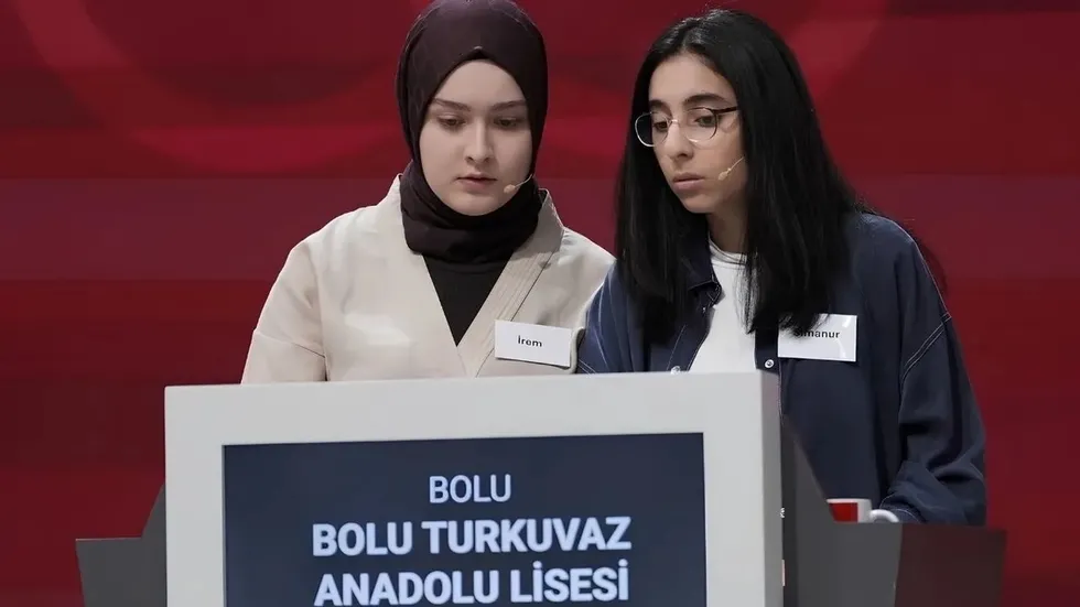 Dev final atv ekranlarında büyük beğeni topladı: Türkiye Entelektüel Oyunları kazananları belli oldu - 1