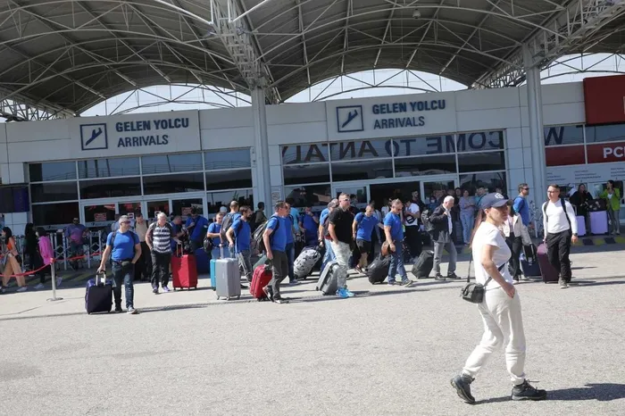 turizmde-guvenli-adres-turkiye-savas-korkusuyla-rotayi-antalyaya-kirdilar-1750477684114.jpeg Turizmde güvenli adres Türkiye (AHABER ARŞİV)