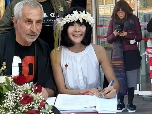 unlu-oyuncu-riza-akin-hayatini-kaybetti-canim-kardesimi-kaybettik-1667385760618.jpeg Ünlü oyuncu Rıza Akın hayatını kaybetti! Japon eşi aldığı acı haberle yıkıldı - 3
