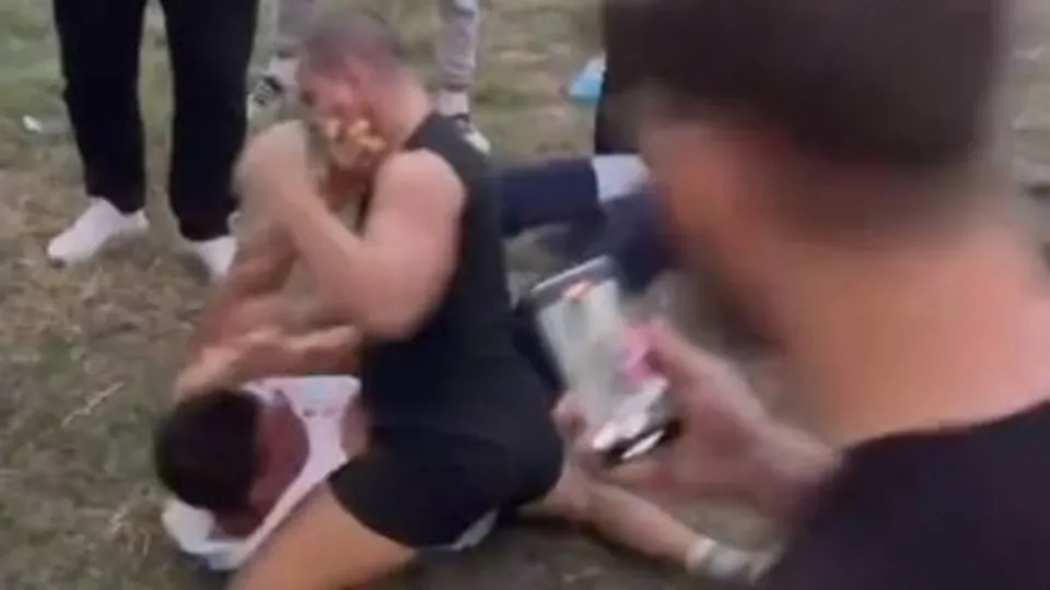 Kaan Kazgan Savaş Cebeci’ye acımadı! Suratını paramparça etti!