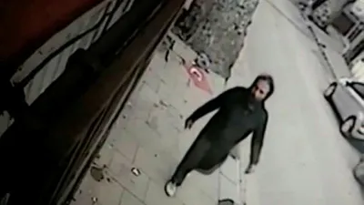 Türk bayrağını yere atan şüpheli...