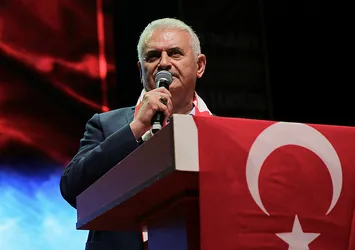 Binali Yıldırım'dan İstanbul'da 24 saat ulaşım müjdesi