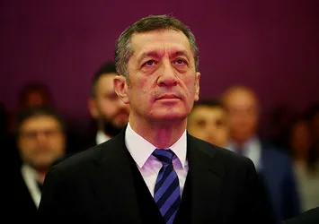 Bakan Selçuk'tan "#İyikiÖğretmenim" çağrısı