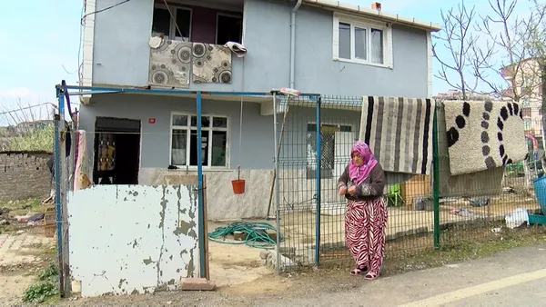 Son dakika: Sultangazi'de annesini benzinle yakmaya çalışan şüpheli tutuklandı - 1