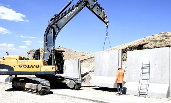 Van-İran sınırına 145 km’lik duvar