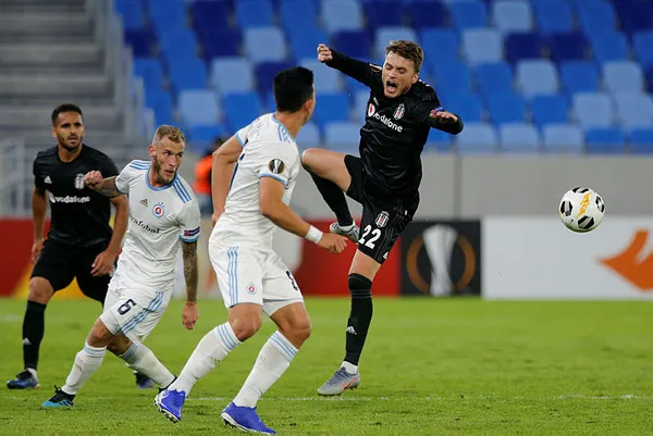 Beşiktaş, Slovan Bratislava karşısında uzatmalarda yıkıldı! Ağlar 6 kez havalandı… - 2