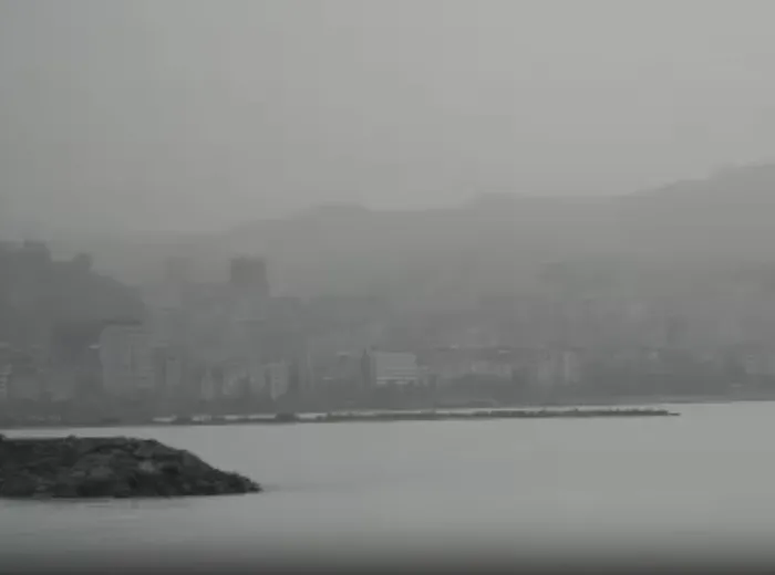 rizede-col-tozu-etkisi-disari-cikmamak-veya-maske-kullanmak-gerekiyor-1714230732982.jpg Rize'de çöl tozu etkisi! "Dışarı çıkmamak veya maske kullanmak gerekiyor" - 1