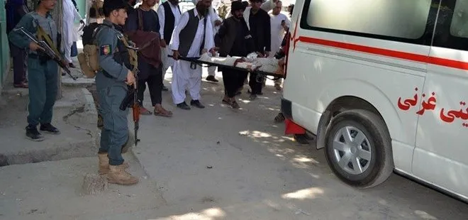 Afganistan’da askeri üsse saldırı: 1 ölü