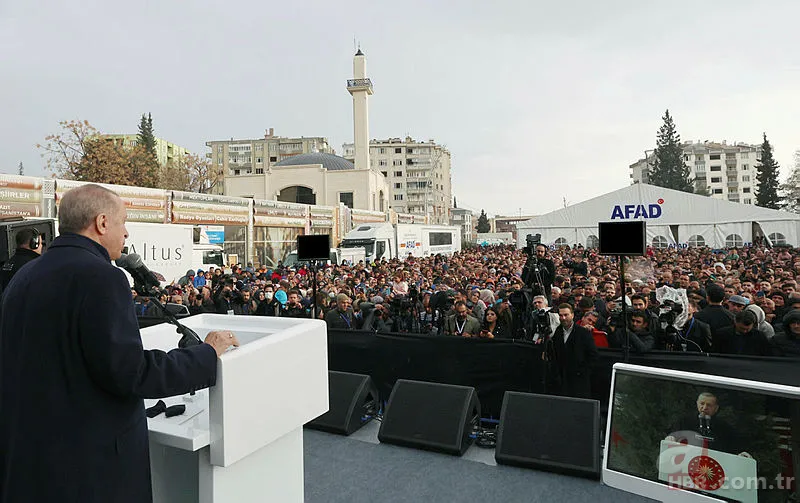 Başkan Erdoğan Kahramanmaraş'ta AFAD çarşısını ziyaret etti 12