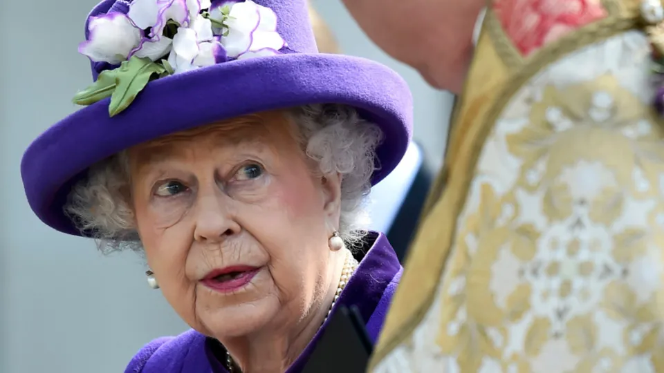 Kraliçe Elizabeth coronavirüse mi yakalandı? Şok eden iddia