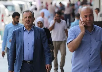 Hakkari'nin il olarak kalması kentte sevinçle karşılandı
