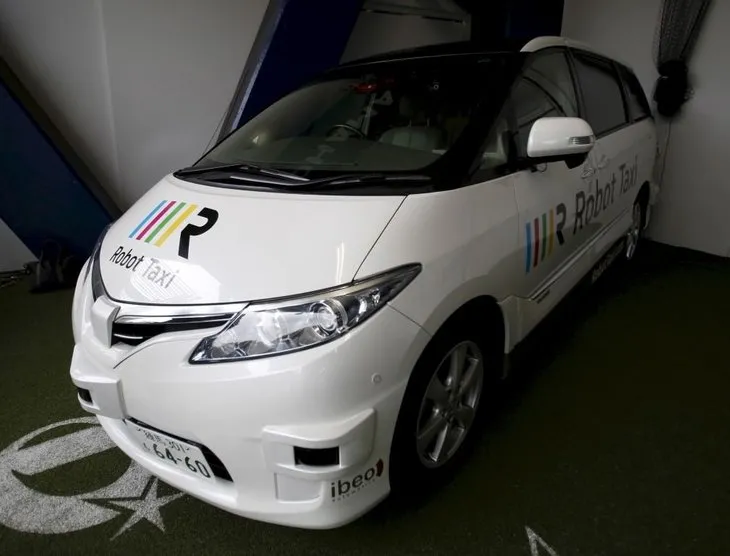 Japonya’da robot taksiler test ediliyor