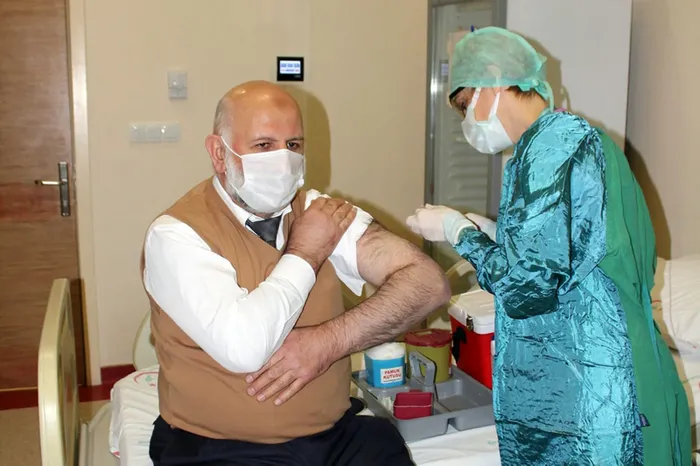 Son dakika: Aşı uygulamasında 3. gün! Kovid-19 aşısı yaptıran sağlık çalışanı sayısı 600 bini geçti