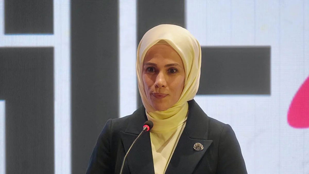 Güzel İşler Fabrikası lansman gecesi! TÜRGEV Yönetim Kurulu Üyesi Esra Albayrak: Sanat bizleri vicdana çağırır!