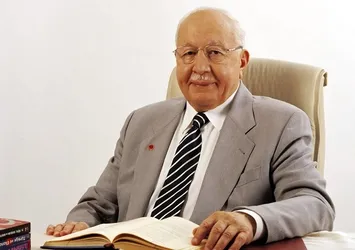 Necmettin Erbakan: Cemaatin okuluna giden siyonizmin askeri olur
