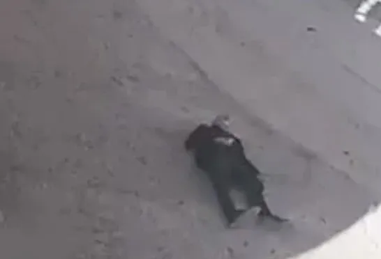 katil-israilin-zulmu-sinir-tanimiyor-12-yasindaki-cocugu-tutuklayip-tehdit-ettiler-tas-atarsan-sen-de-olursun-1701611510426.jpg Katil İsrail'in zulmü sınır tanımıyor! 12 yaşındaki çocuğu tutuklayıp tehdit ettiler: Taş atarsan sen de ölürsün