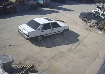 Köpeği ezip arkasına bakmadan kaçtı!