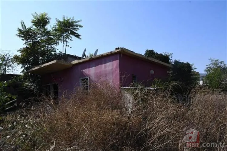 Mersin'de gizemli kazı! Kırmızı ev uydu görüntülerine kapatıldı 2