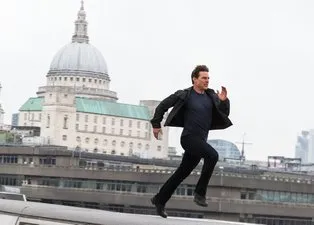 Koronavirüs Tom Cruise'u da vurdu! Çekimler durduruldu