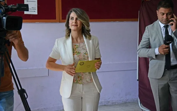 1706621721802.jpg İmamoğlu tutuştu! Başak Demirtaş DEM Parti'den İstanbul adayı olmak için resmi başvuru yaptı! Kandil el yükseltiyor... - 5