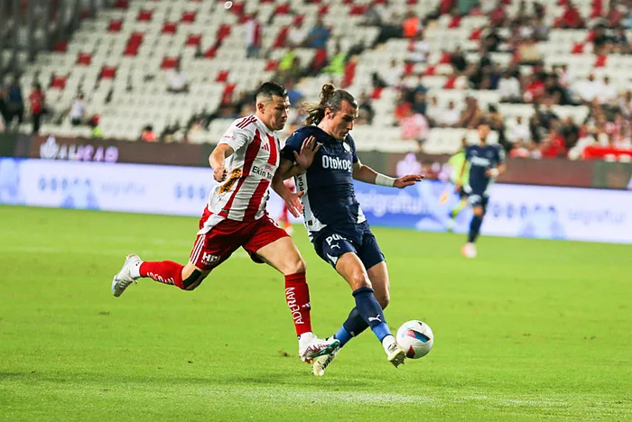 canli-antalyaspor-fenerbahce-1727629283061.jpg Fenerbahçe Antalya'da hata yapmadı! Goller ikinci yarıda geldi - 1
