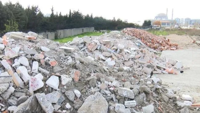 Sağlık çalışanı nöbetten dönerken fark edip kaçak döküm yapan hafriyat kamyonunu yakalattı - 5
