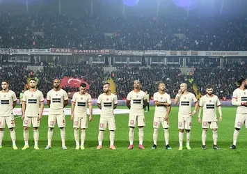Galatasaray'dan 10 Kasım için özel forma