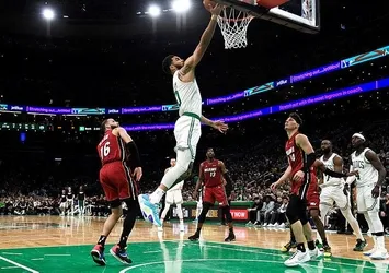 NBA'de play-off heyecanı! Celtics, Heat'i yenerek seride 1-0 öne geçti