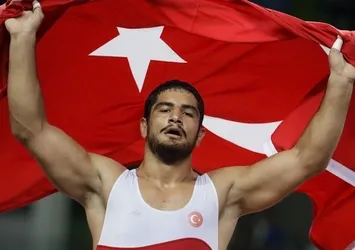 Taha Akgül, annesi için mindere çıkacak