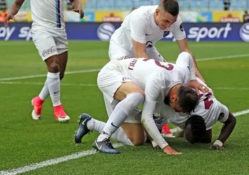 Trabzonspor, Çaykur Rizespor'u tek golle devirdi