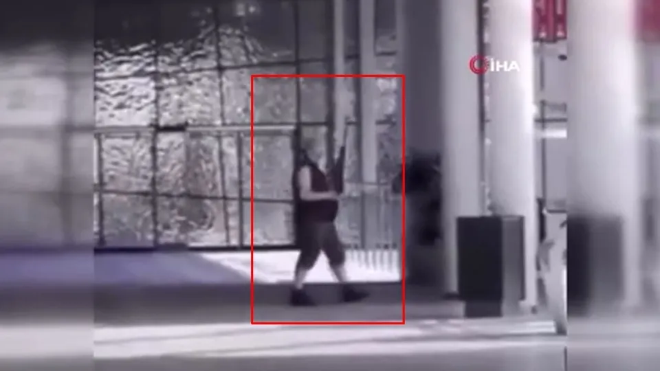 Danimarka’nın başkenti Kopenhag’daki Field’s adlı AVM’ye yapılan saldırının görüntüleri ortaya çıktı