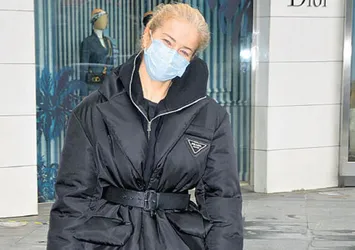 Burcu Esmersoy'un saçları beyazladı