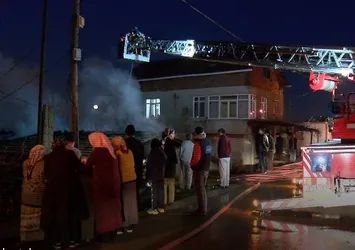 İstanbul Kartal'da gecekondu yangını