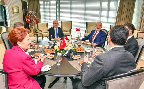 Son dakika: AK Parti’den muhalefetin asılsız iddialarına sert tepki! Başkan Erdoğan’ın adaylığına engel yok