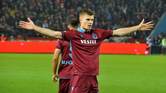 Trabzonspor’da Alexander Sörloth tarihe geçti! Şota’yı yakalamasına 4 gol kaldı