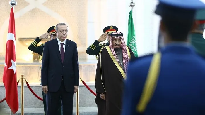 Cumhurbaşkanı Erdoğan, Suudi Arabistan'da resmi törenle karşılandı - 1