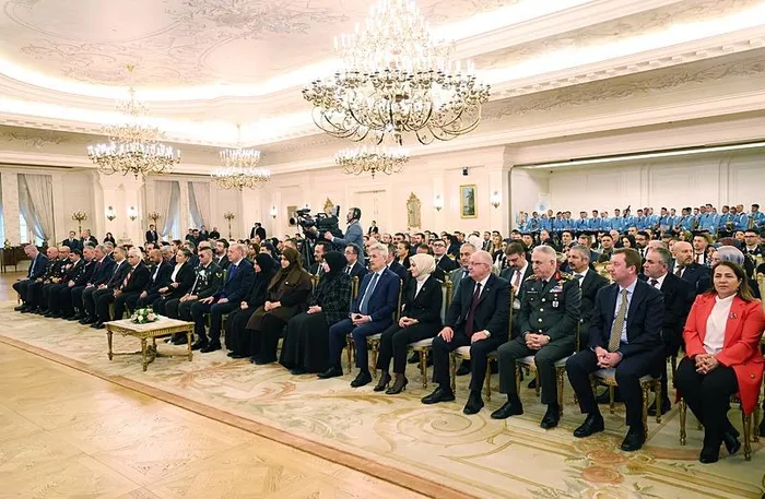 baska-erdogandan-net-mesaj-tehditlere-ve-santajlara-boyun-egmeyecegiz-1742312310185.jpeg (FOTO: AA )